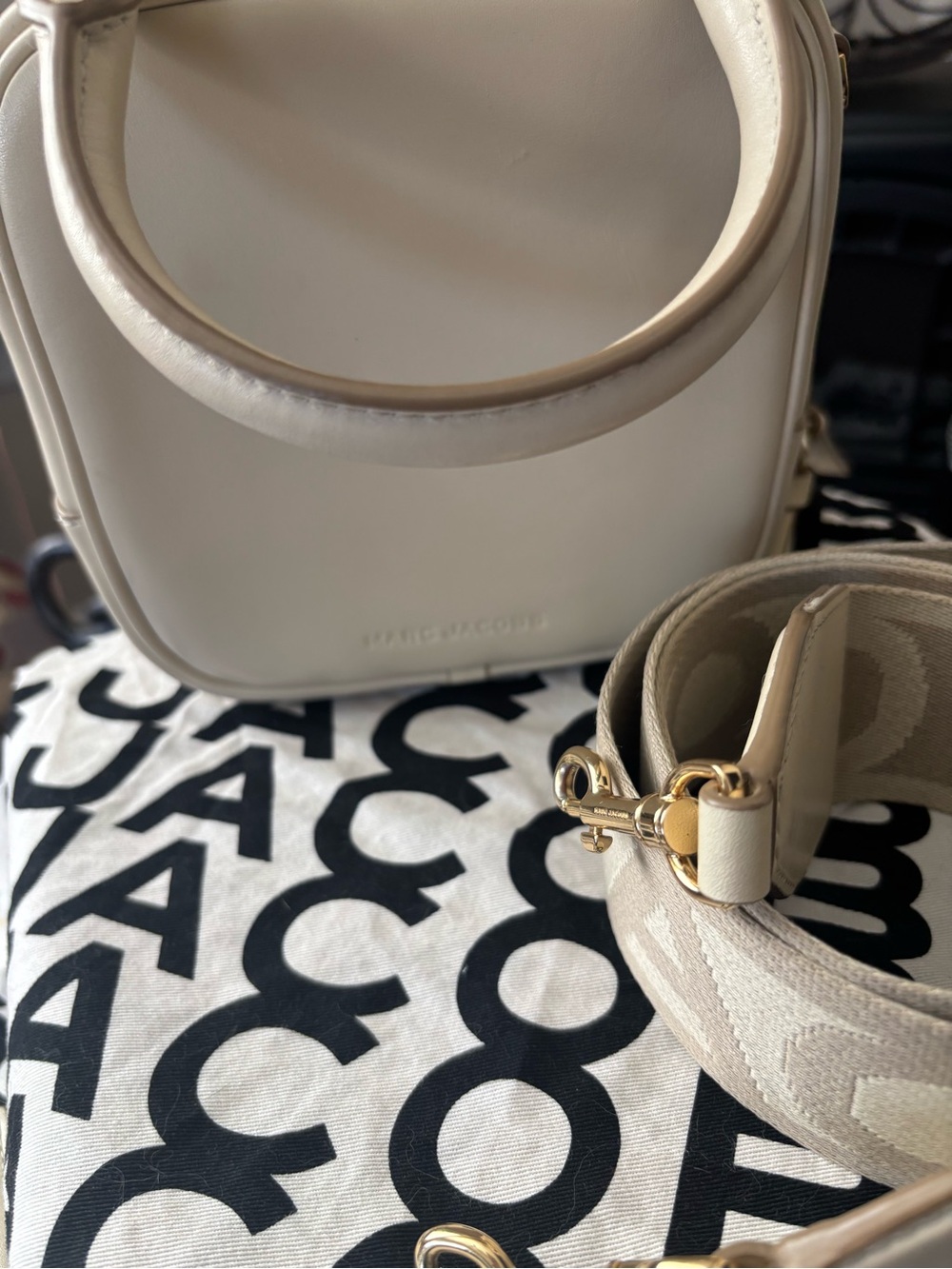 Marc Jacobs THE CUBE Beige matching with Beige WALLET♥️ - Picture 6 of 16